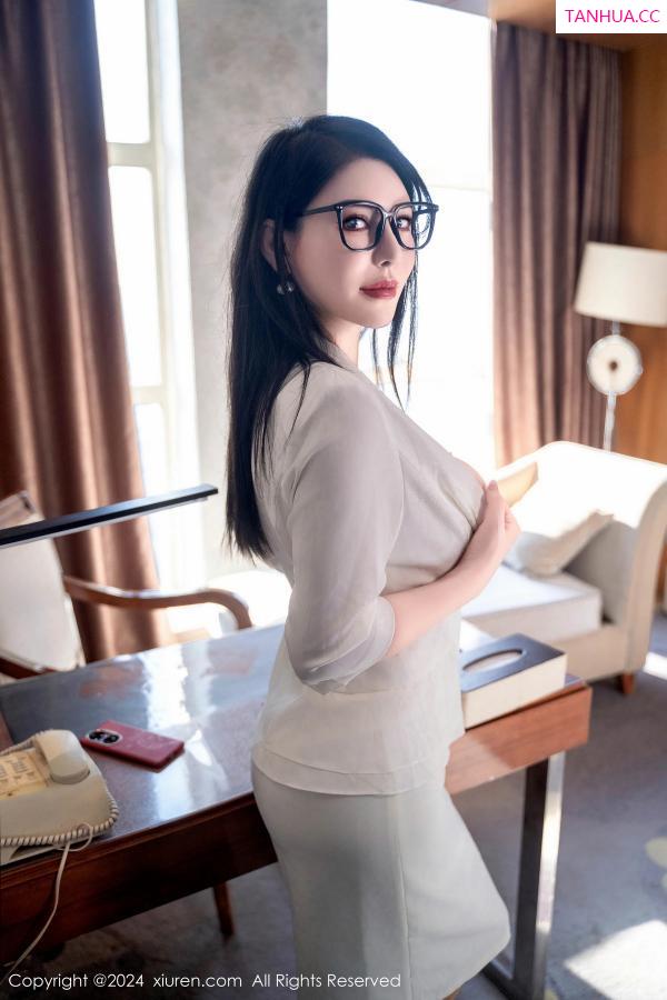   [XiuRen]高清写真图 2024.01.24 No.8008 悦悦姐 丰腴美臀第12张图片